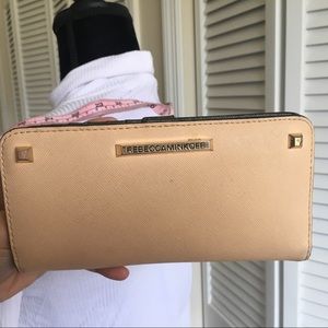 Rebecca Mincoff wallet!😻